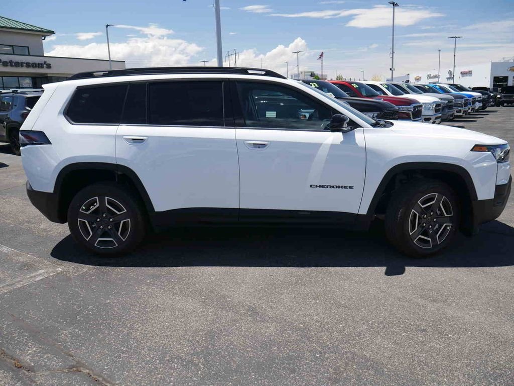 New 2026 Bright White Clear-Coat Exterior Paint Jeep Limited image 19