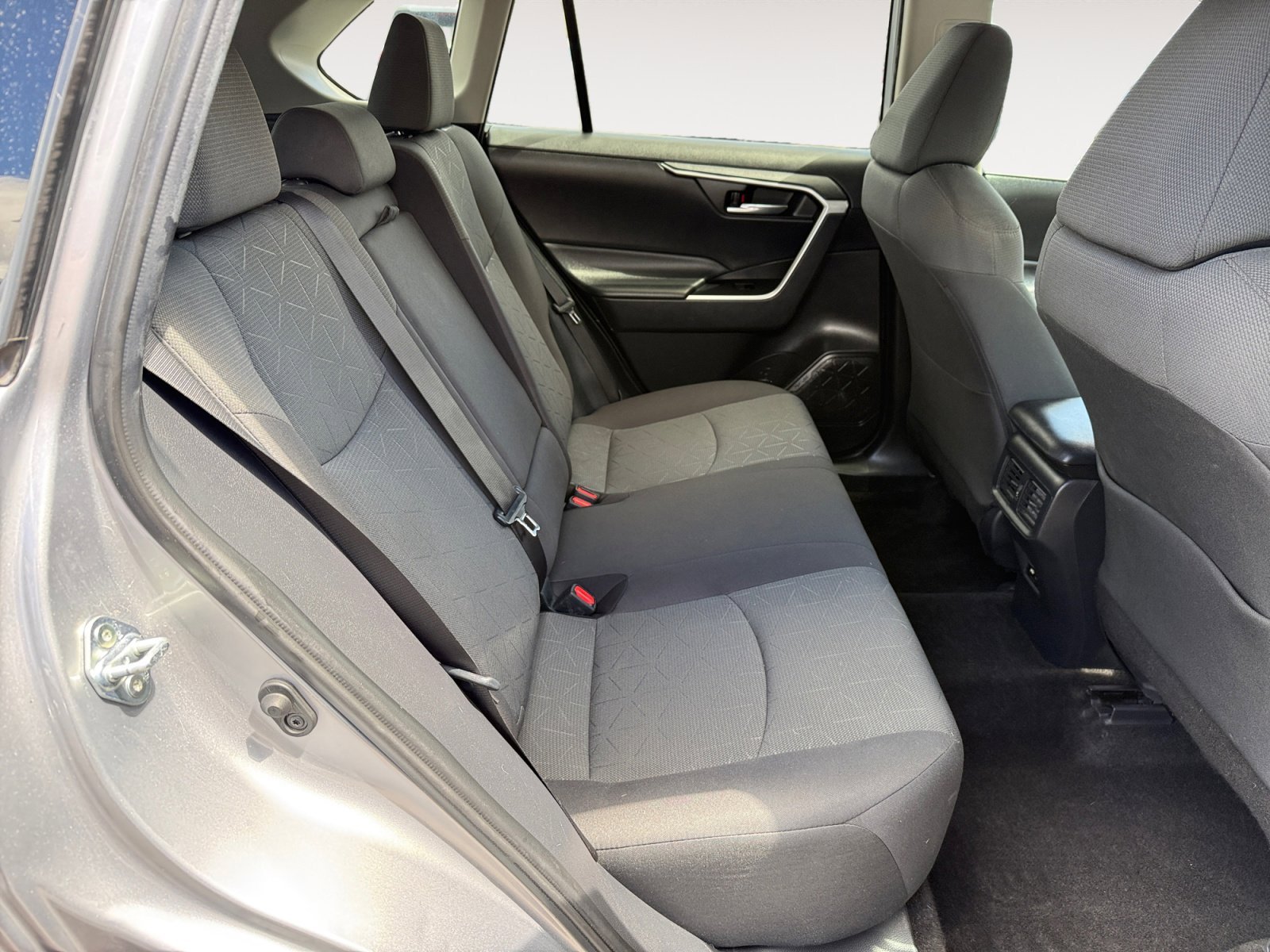 Used 2021 Silver Sky Metallic Toyota XLE image 18