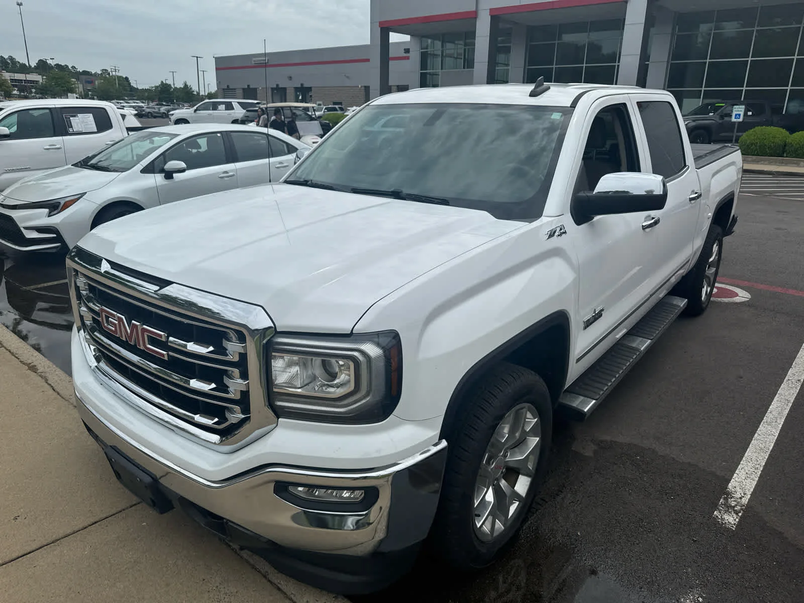 Used 2018 GMC Sierra 1500 SLT with VIN 3GTU2NEC4JG265433 for sale in Little Rock
