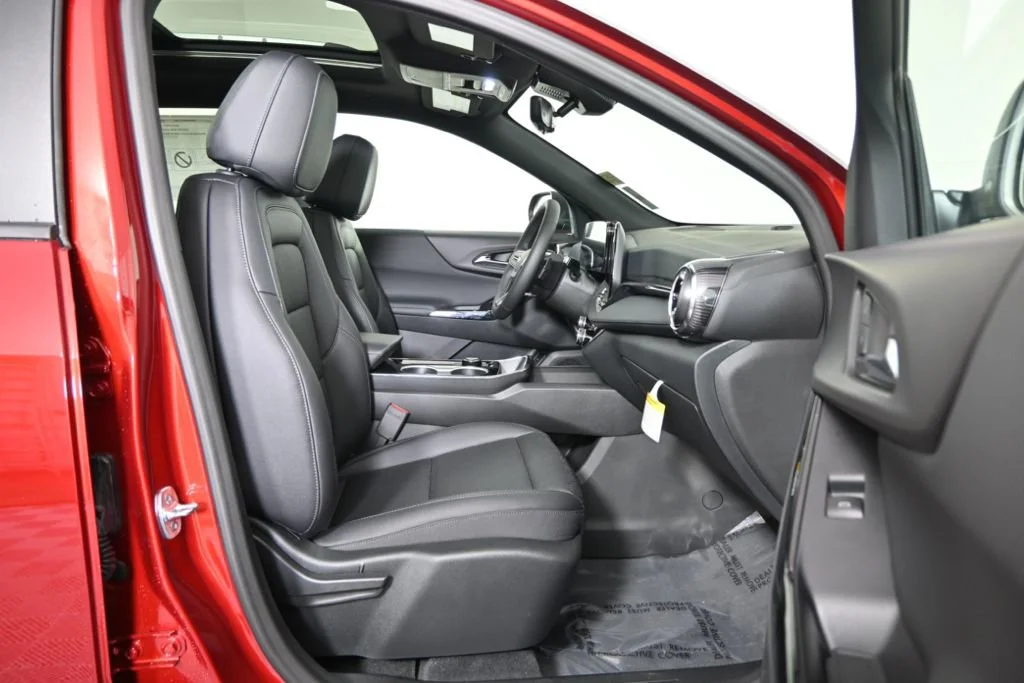 2026 Chevrolet Equinox LT - Photo 13