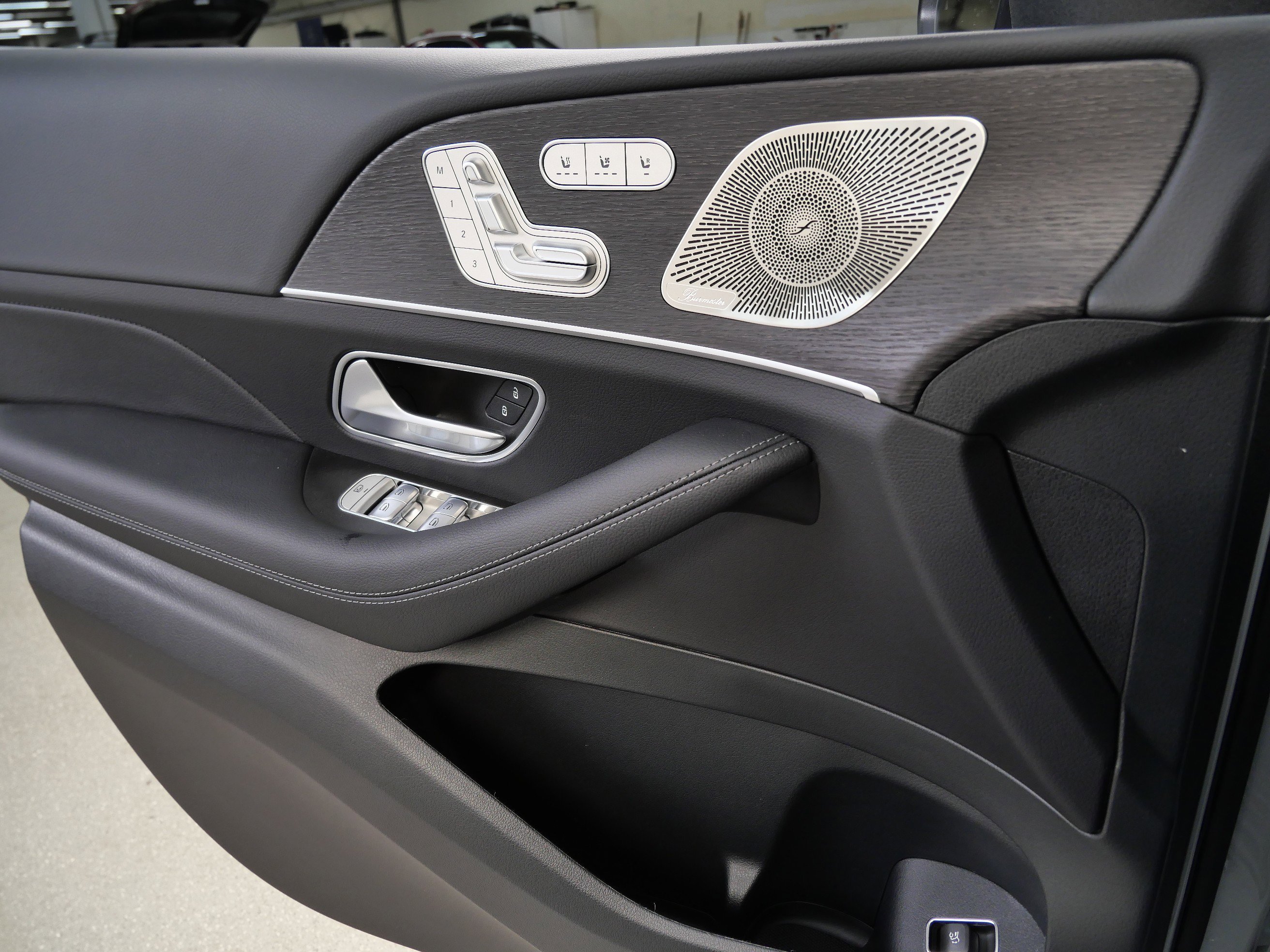 New 2026 MANUFAKTUR Alpine Grey Mercedes-Benz GLE 350 image 13