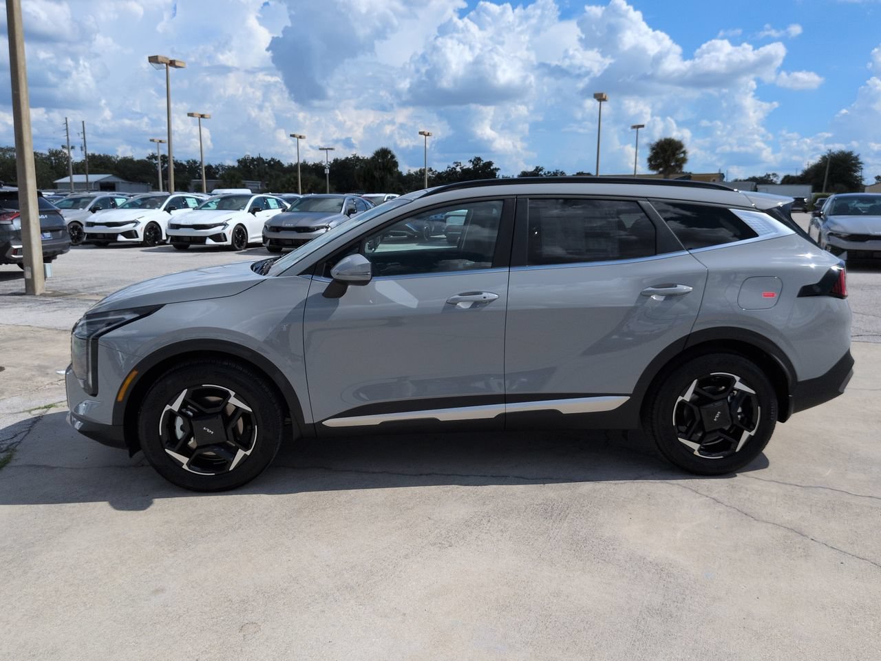 New 2027 Wolf Gray Kia EX image 7