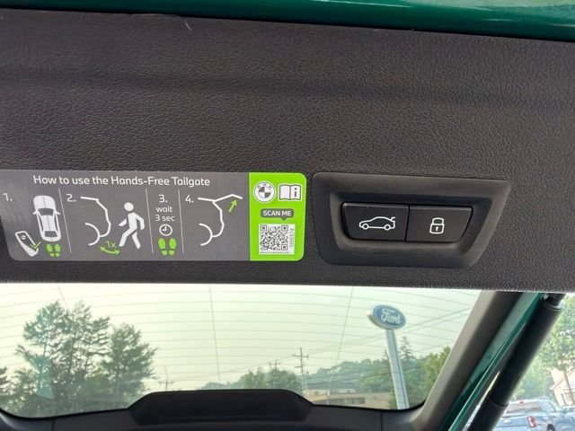 Used 2026 Green BMW M60i image 30