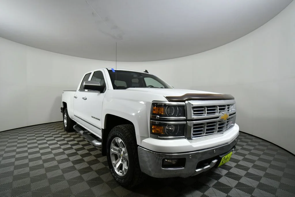 Used 2015 White Chevrolet LTZ image 8