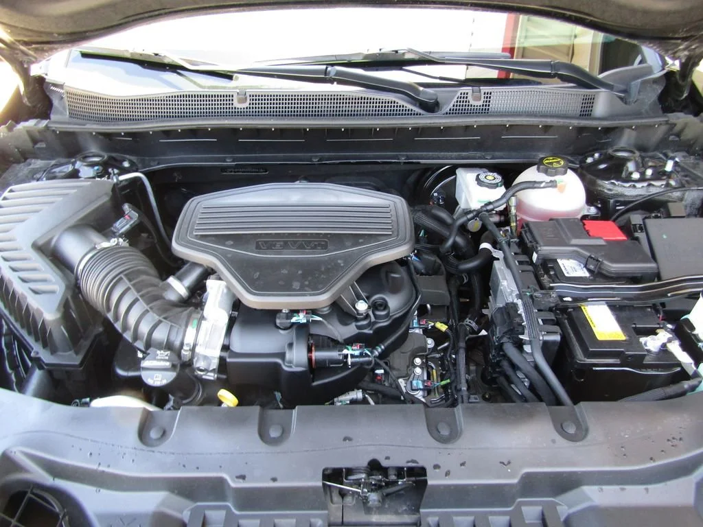 Used 2025 Black Chevrolet RS image 31