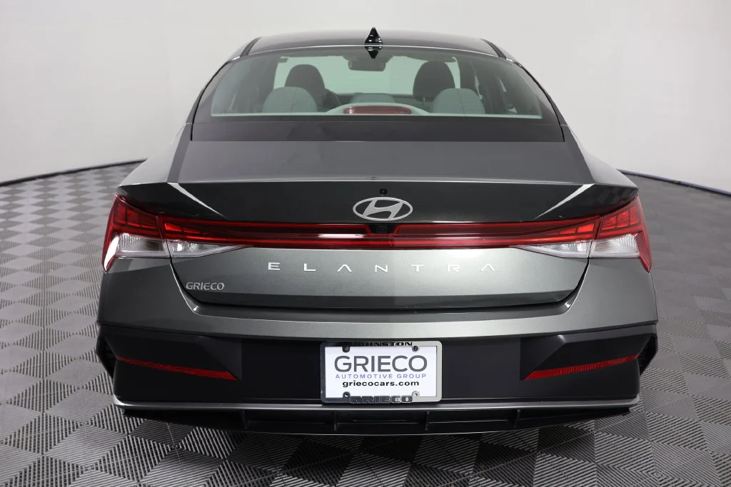 Certified Used 2025 Gray Hyundai SEL Convenience image 7