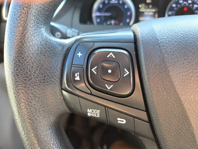 Used 2017 Silver Toyota LE image 31