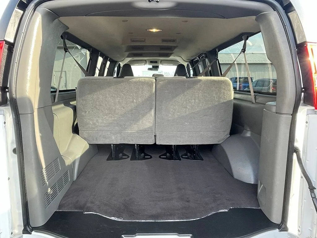 Used 2025 Summit White Chevrolet 1LT image 11