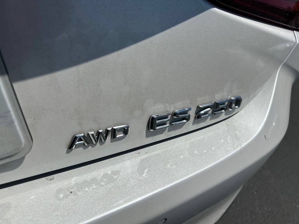 Used 2021 White Pearl Lexus 250 image 8