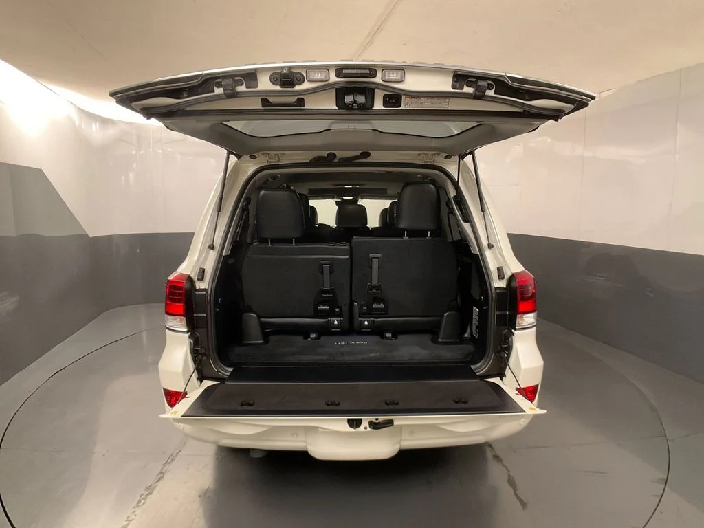Used 2019 Blizzard Pearl Toyota Base image 30