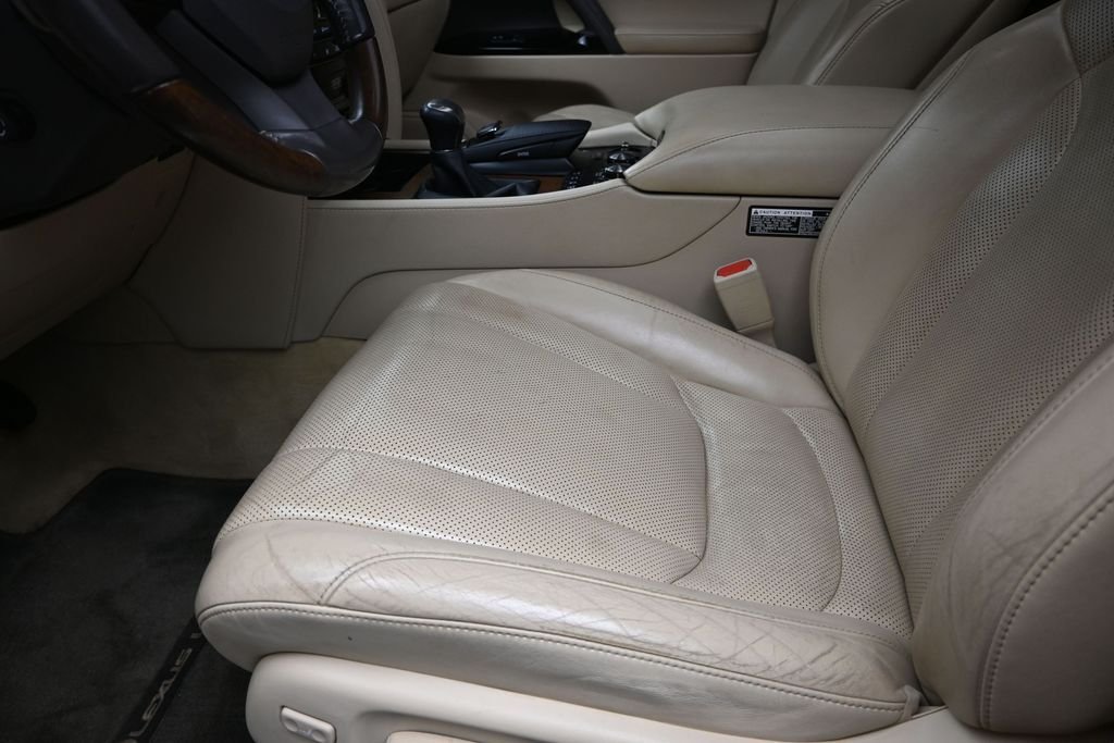 2017 Lexus LX 570 - Photo 13