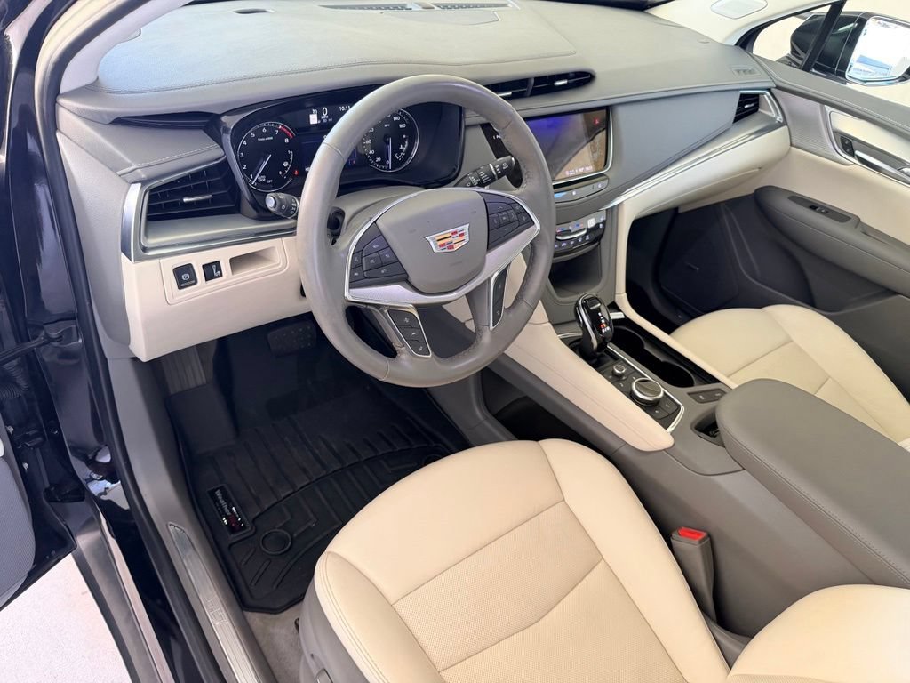 Used 2021 STELLAR BLACK METALLIC Cadillac FWD Premium Luxury image 10