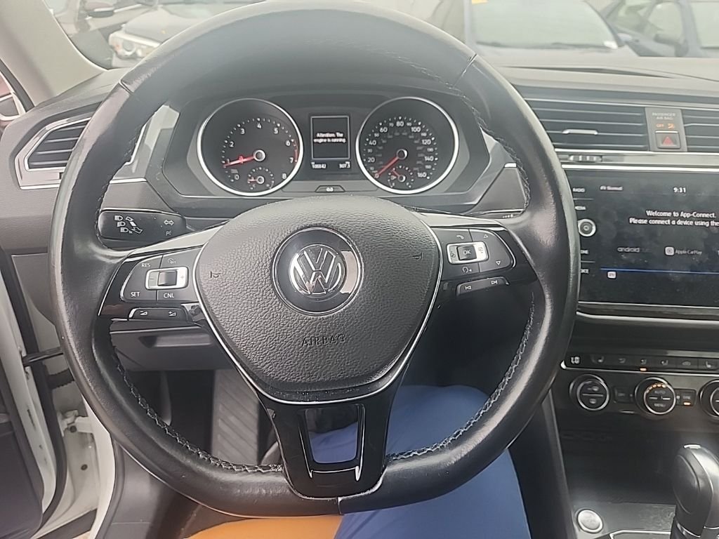 Used 2018 White Volkswagen 2.0T SE image 22