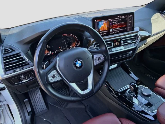 Used 2022 White BMW xDrive30i image 9