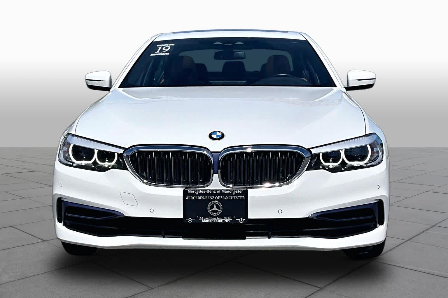 Used 2019 Alpine White BMW 540i xDrive image 4