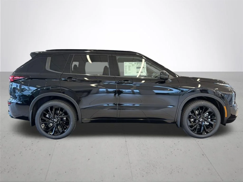 New 2026 Black Nissan Platinum image 6