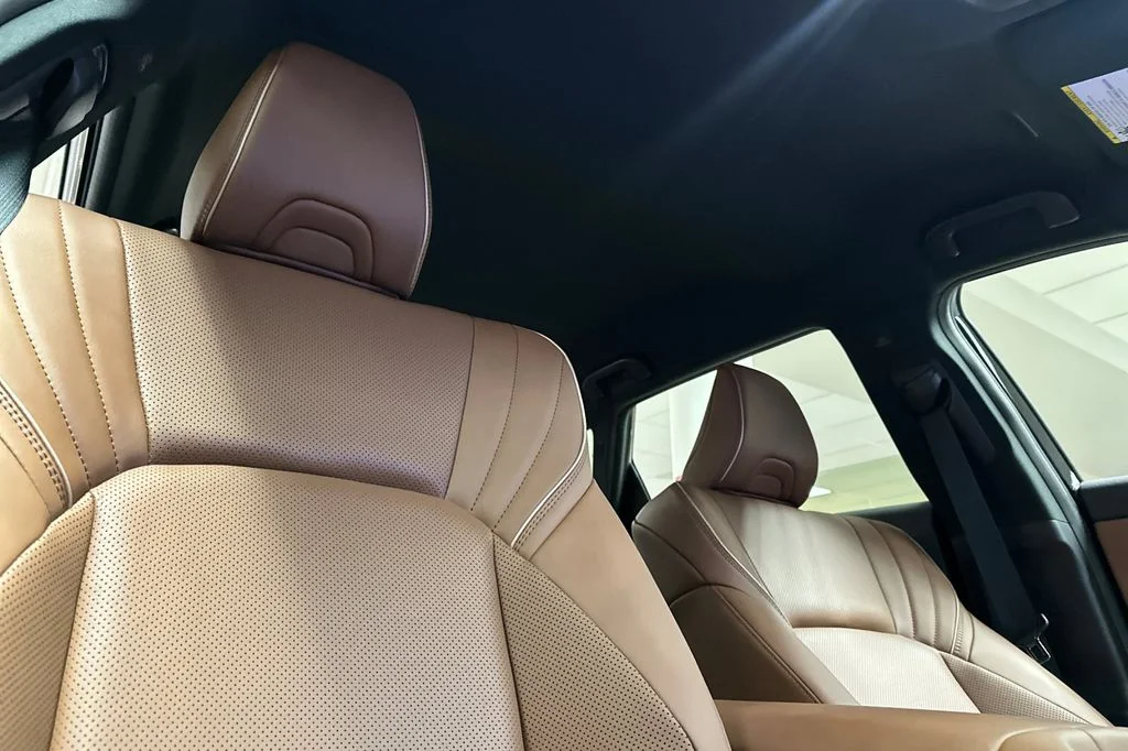 2026 Toyota Crown Signia XLE - Photo 17