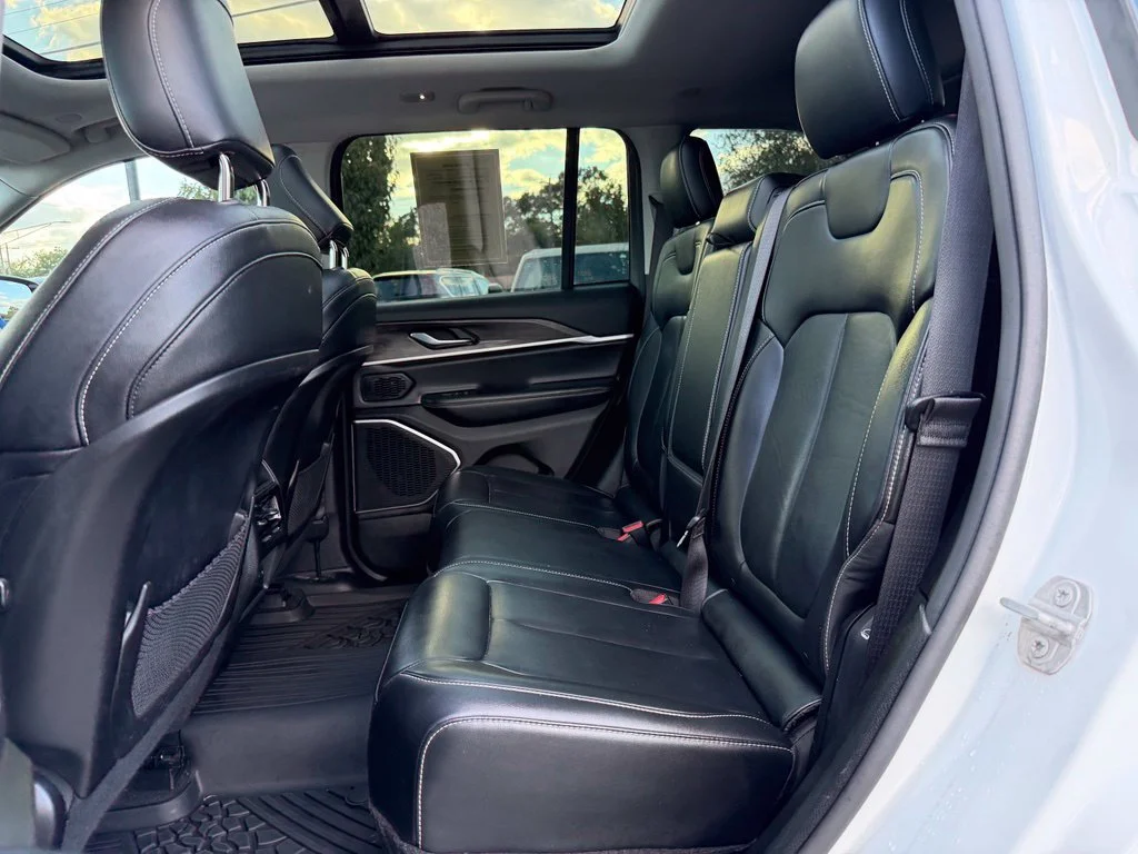 Used 2022 White Jeep Limited image 15