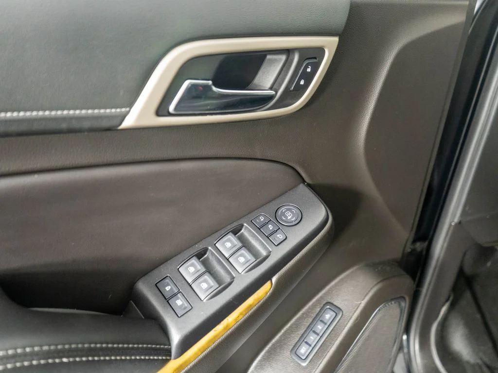 Used 2017 Black GMC Denali image 27