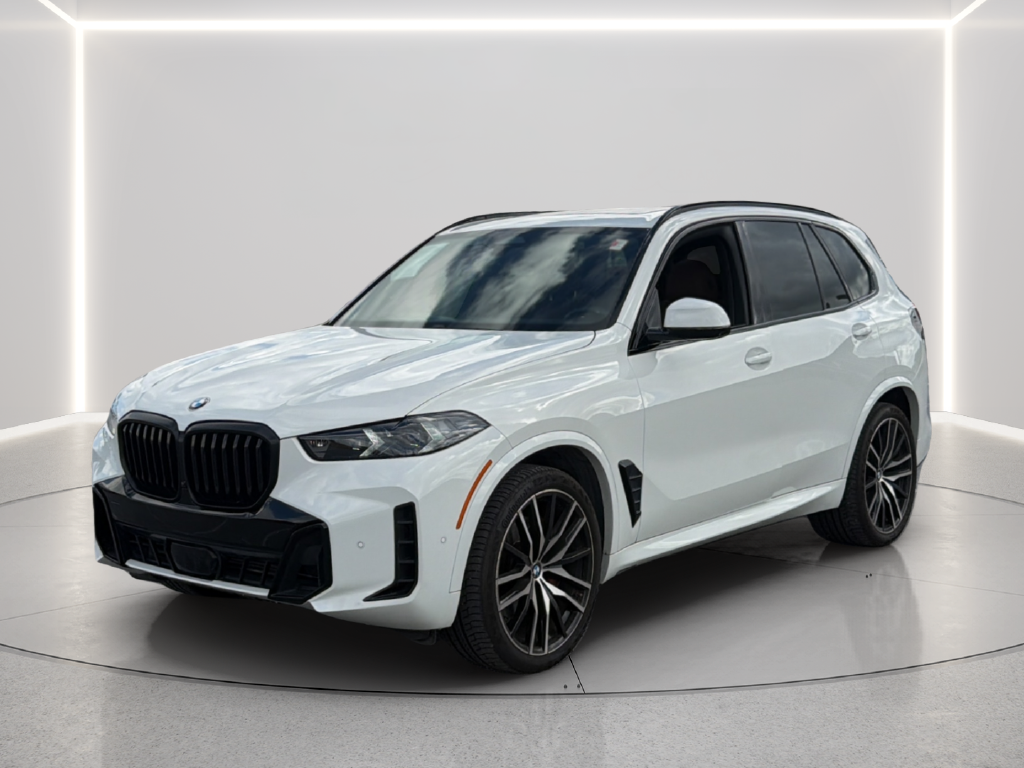 Used 2024 Alpine White BMW sDrive40i image 2
