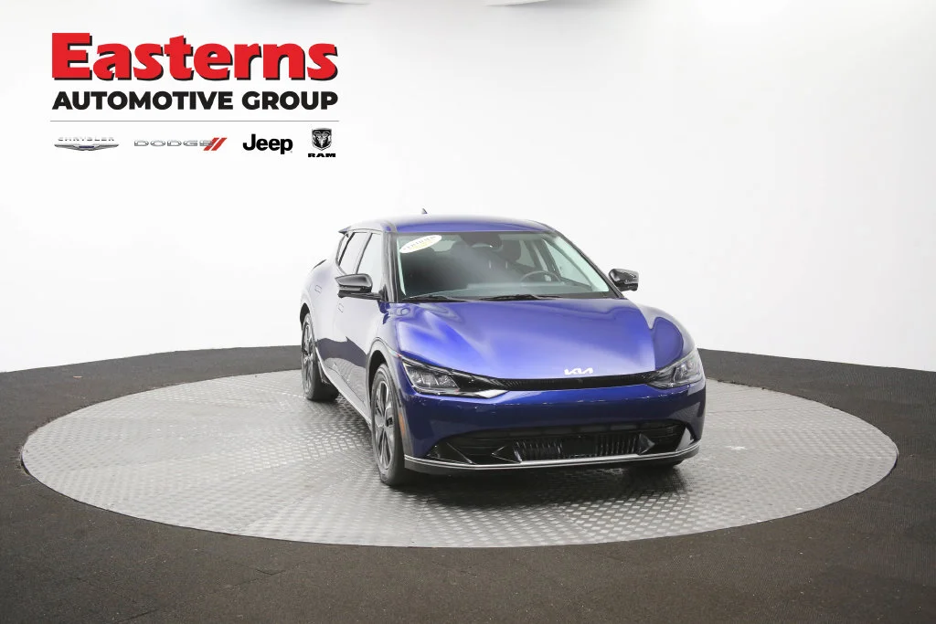Used 2024 Blue Kia Wind image 45