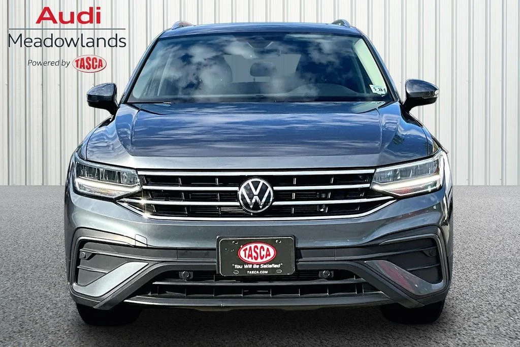 Used 2023 Gray Volkswagen 2.0T SE image 2