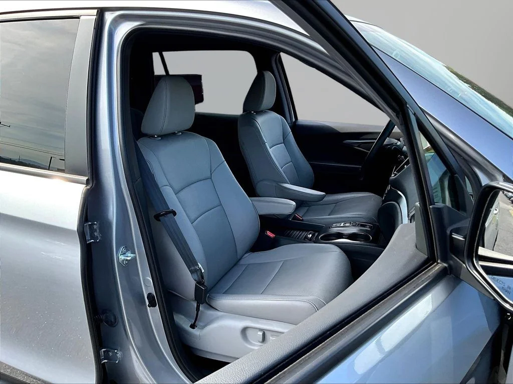 Used 2023 Lunar Silver Metallic Honda EX-L image 32