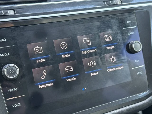 Used 2019 White Volkswagen 2.0T SE image 24