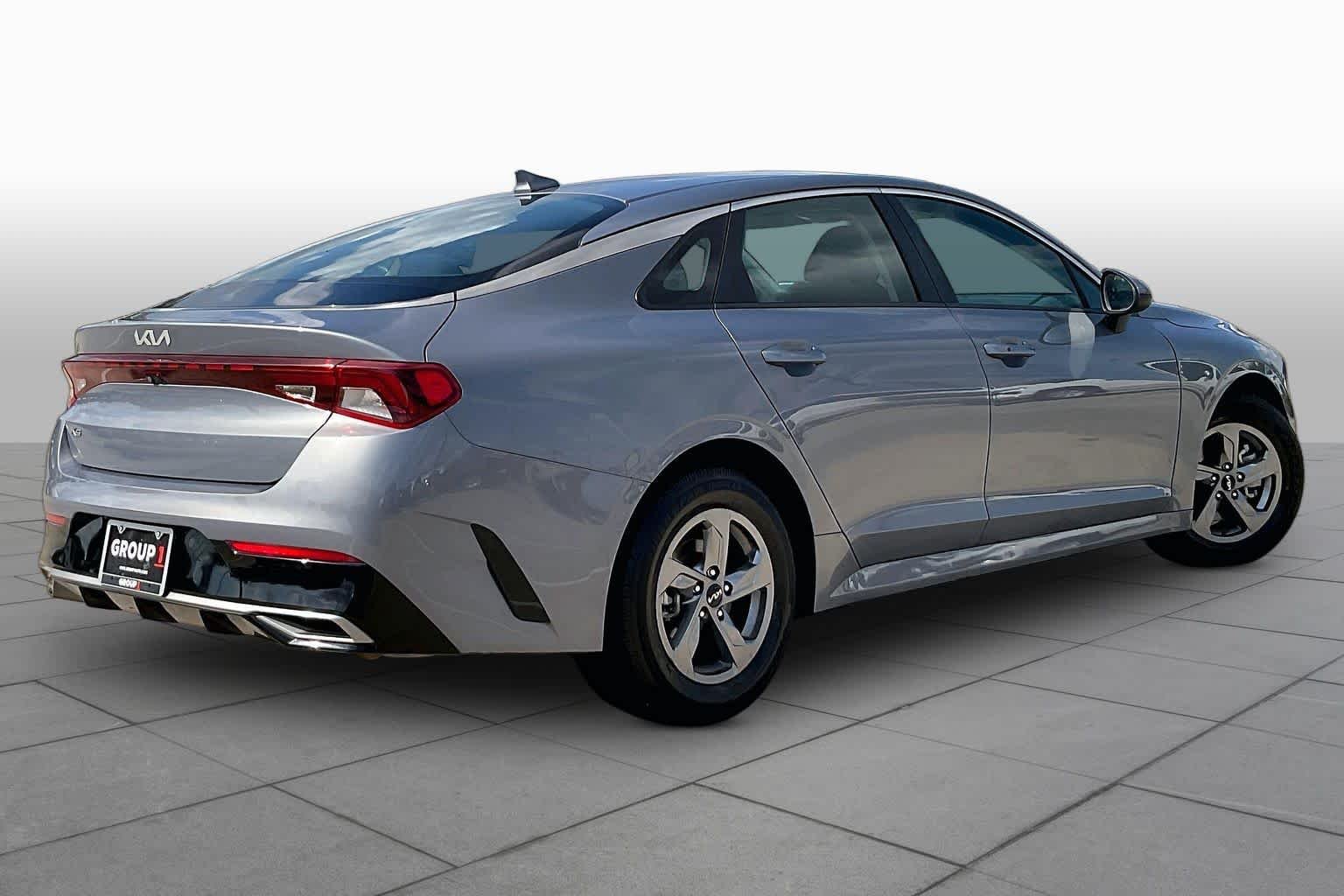 Used 2022 Everlasting Silver Kia LXS image 13