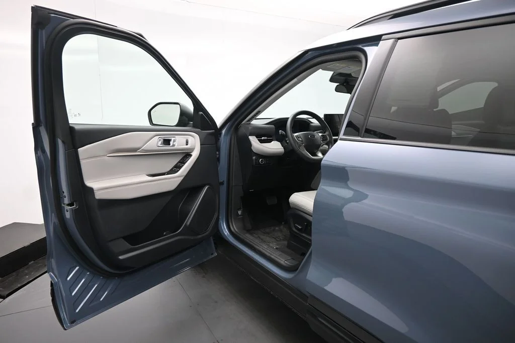 New 2026 Vapor Blue Metallic Ford Active image 8