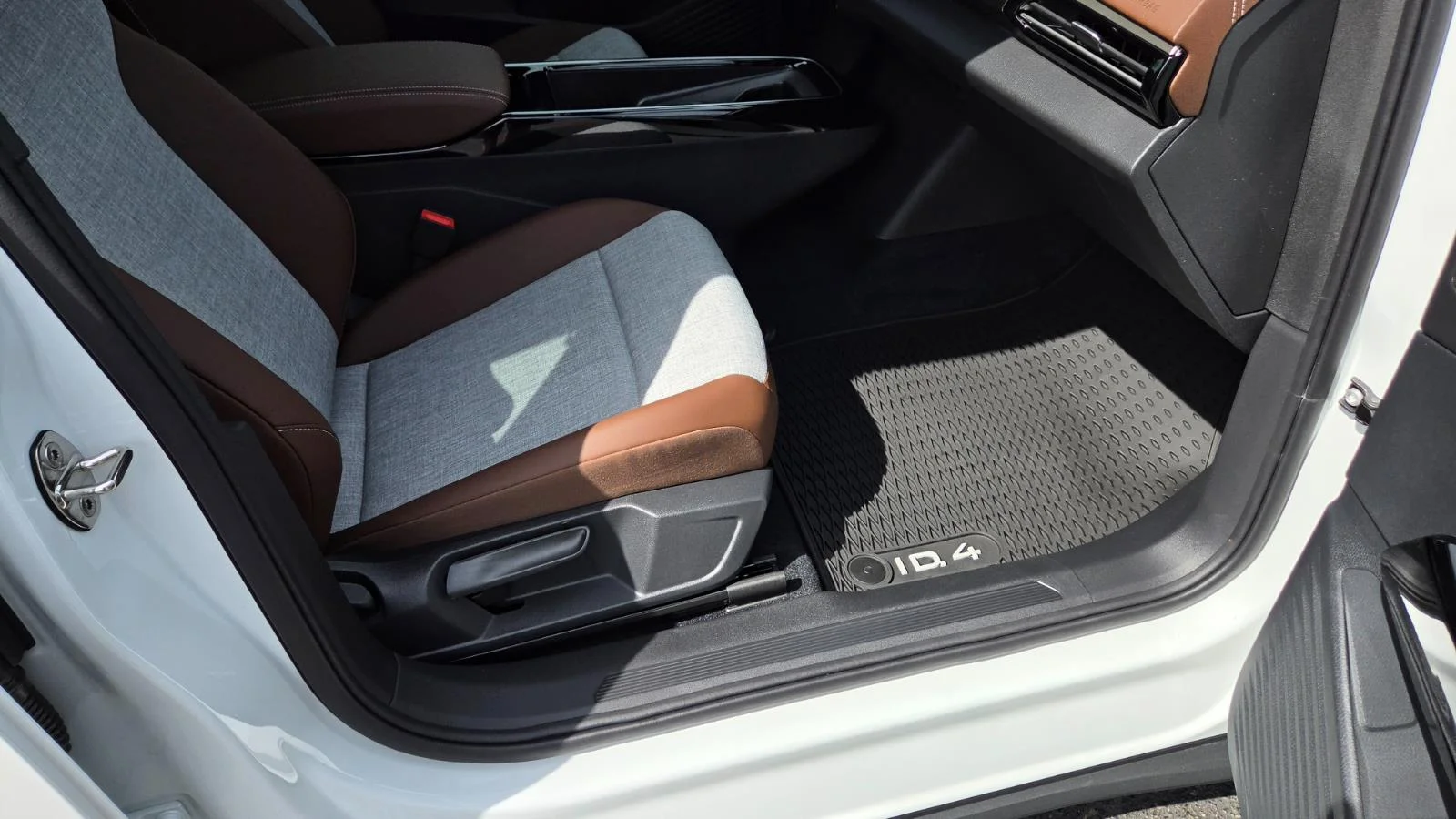 New 2026 opal white pearl Volkswagen Pro image 43