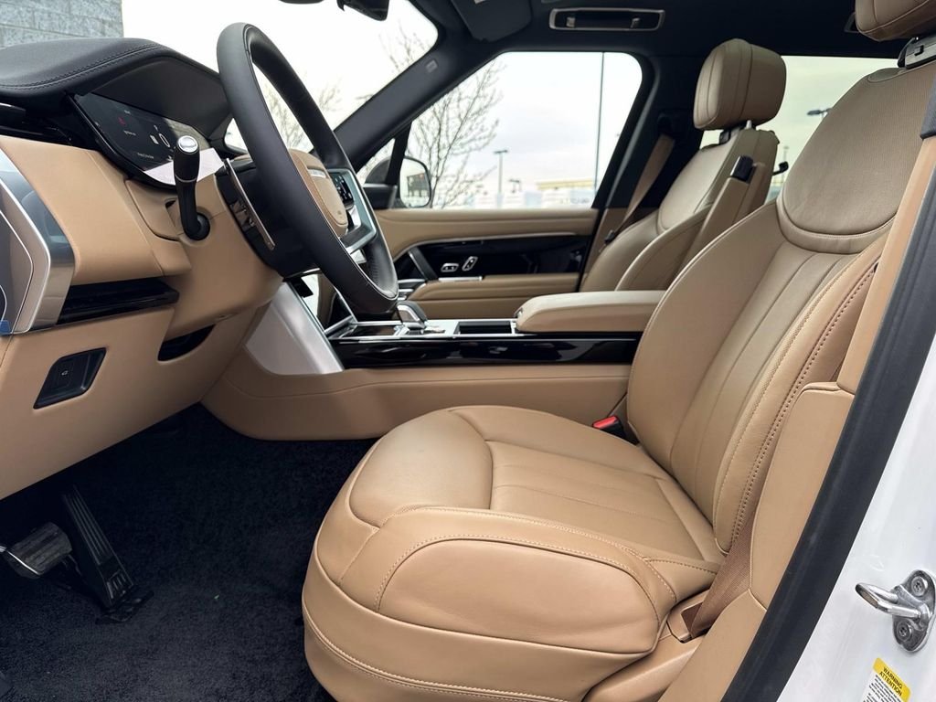 New 2026 Icy White Land Rover SE image 20