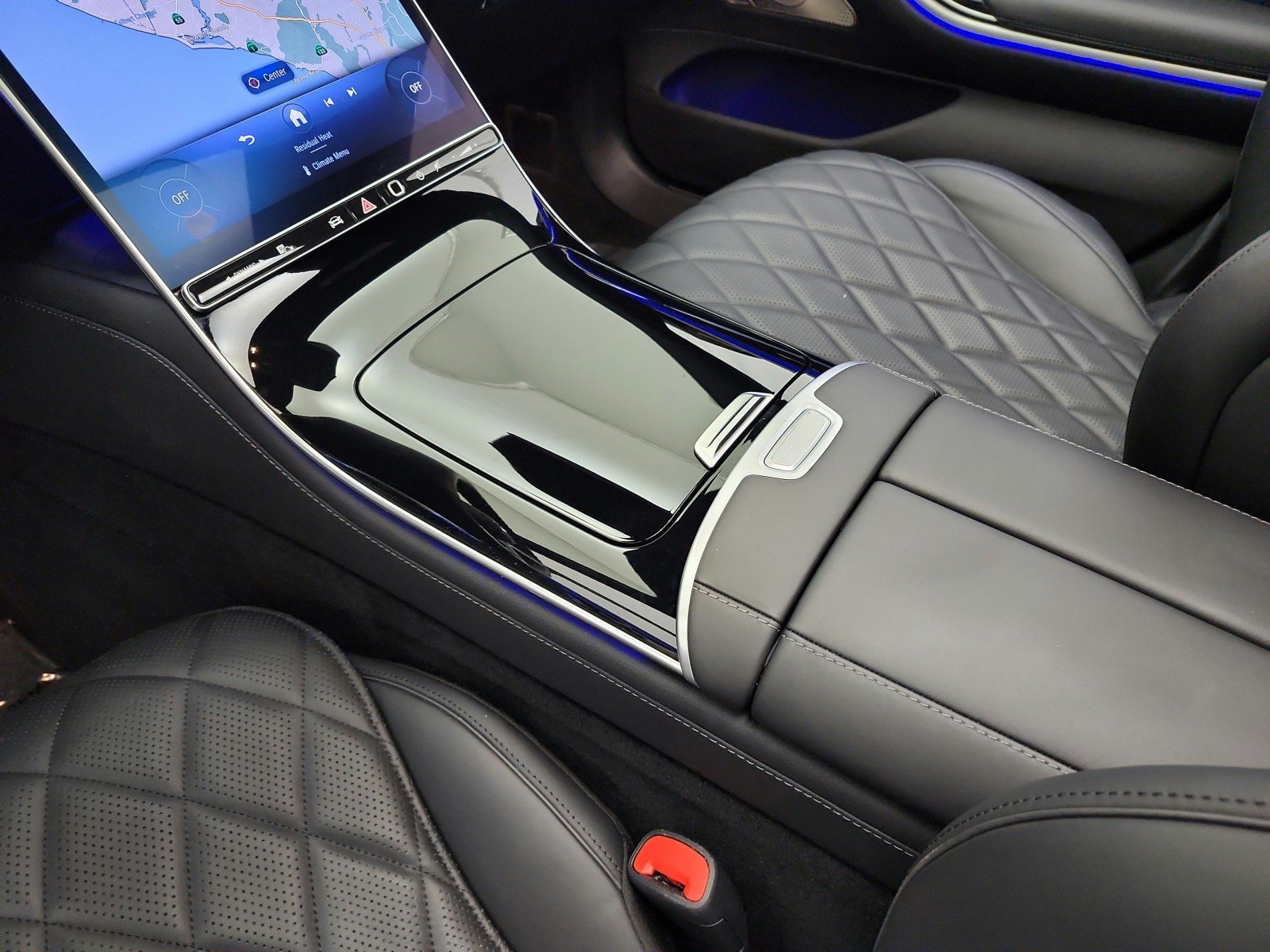 Certified Used 2025 MANUFAKTUR Moonlight White Magno Mercedes-Benz S 580 4MATIC® Sedan image 9