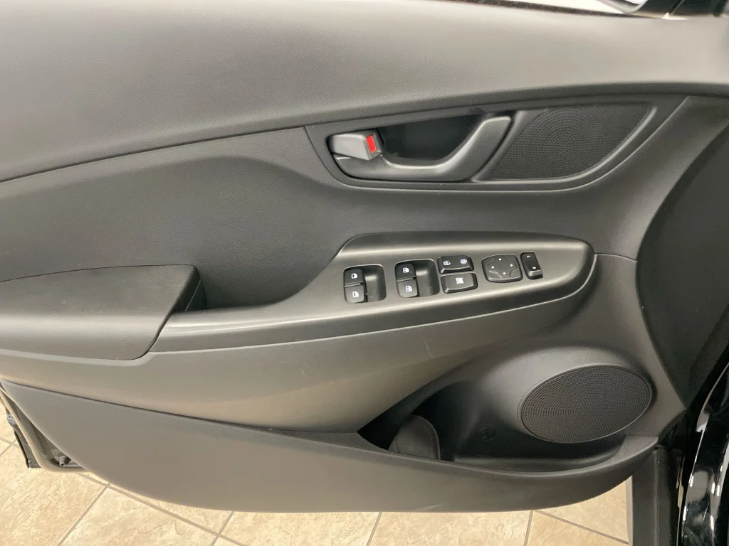 Used 2023 Black Hyundai SEL image 20