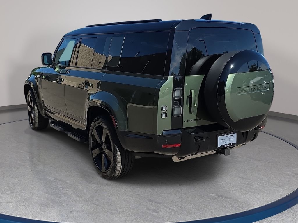 New 2026 Woolstone Green Land Rover X-Dynamic SE image 7