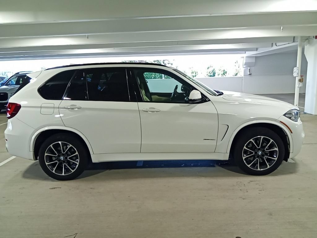 Used 2017 Alpine White BMW xDrive35i image 4