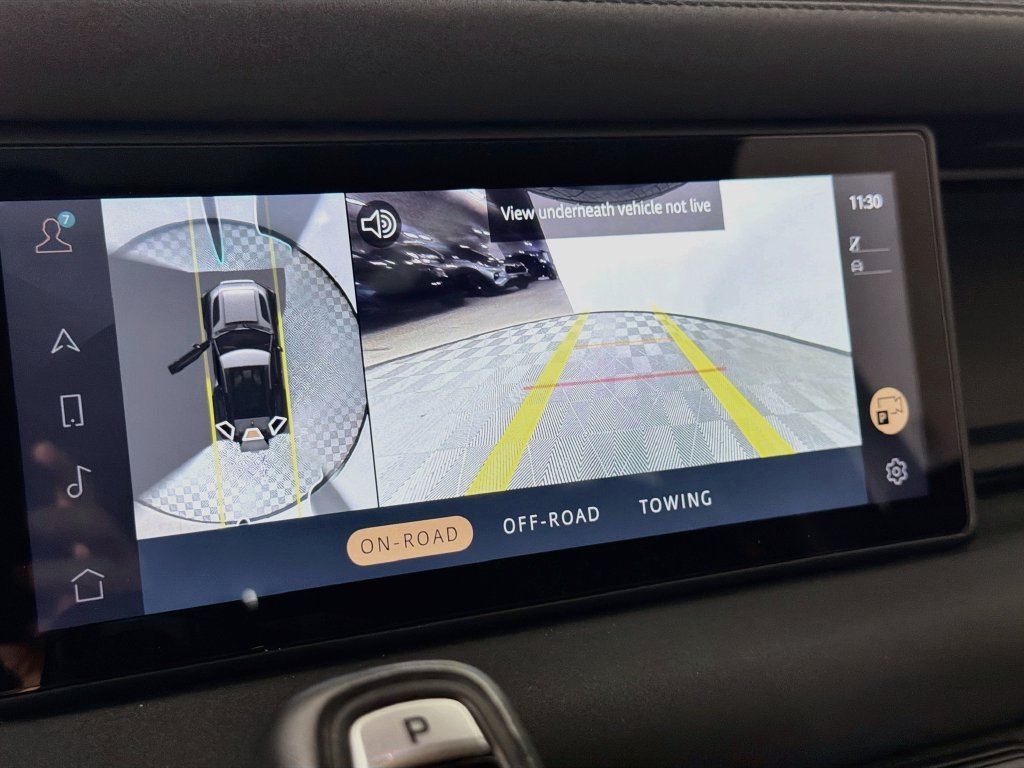 Used 2022 Gold Land Rover X-Dynamic S image 14