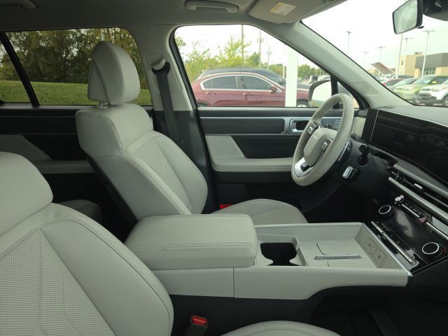 Used 2026 Silver Hyundai SEL image 4