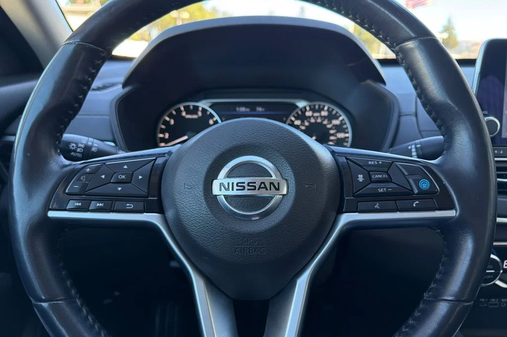 Used 2019 Brilliant Silver Metallic Nissan 2.5 SV image 24