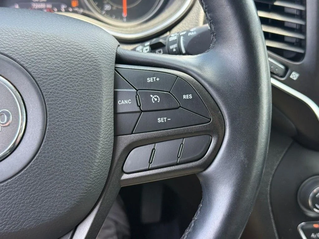 Used 2019 Red Jeep Trailhawk image 19