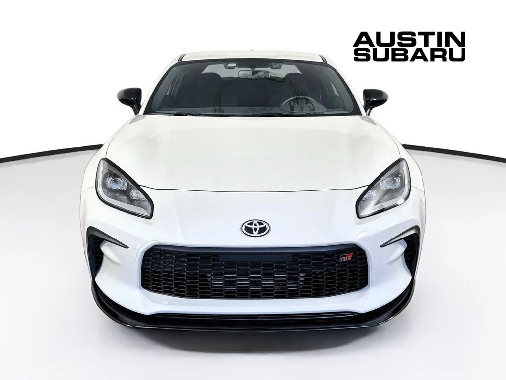 Used 2024  Toyota Base image 2