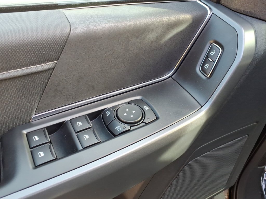 New 2026 Agate Black Metallic Ford XLT image 20