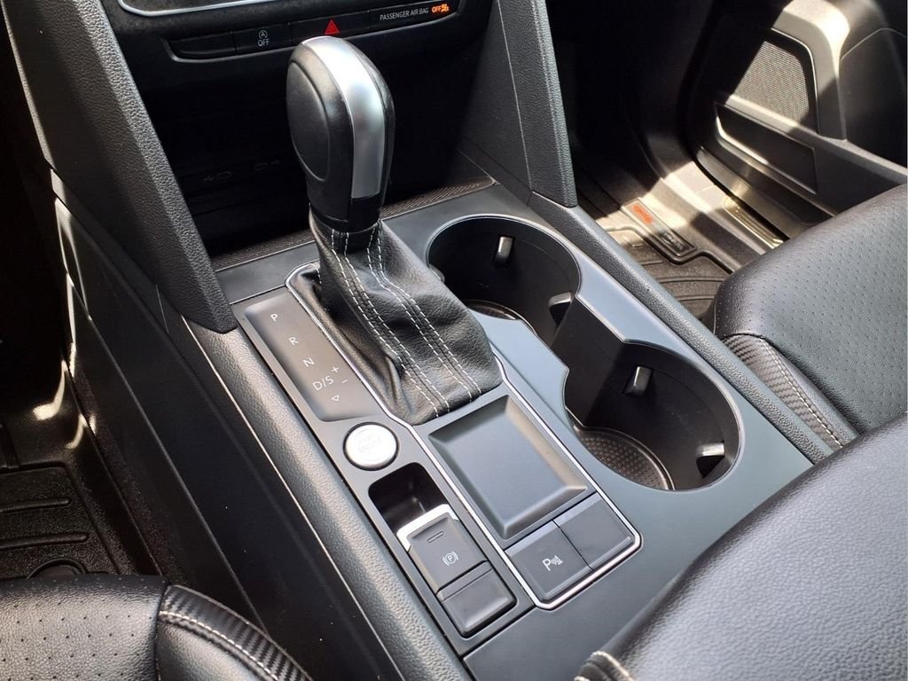 Used 2021 Gray Volkswagen 3.6L V6 SE w/Technology R-Line image 19