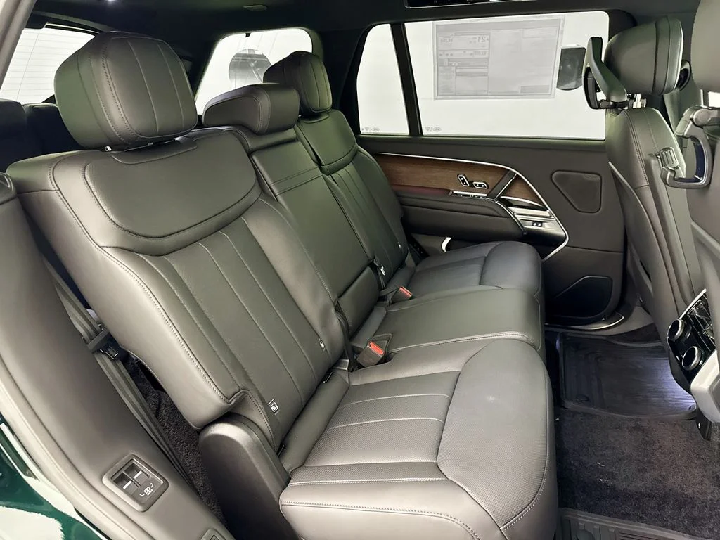 New 2026 British Racing Green Land Rover SE image 30
