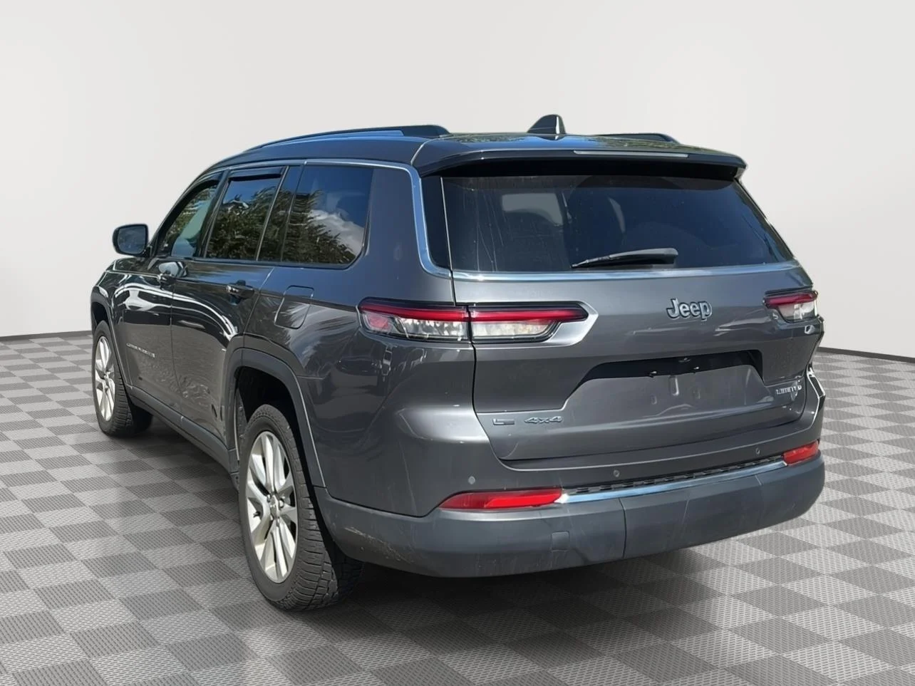 Used 2021 Silver Zynith Jeep Limited image 7