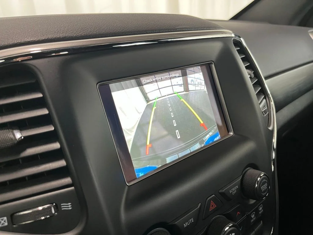 Used 2020 Black Jeep Laredo E image 6