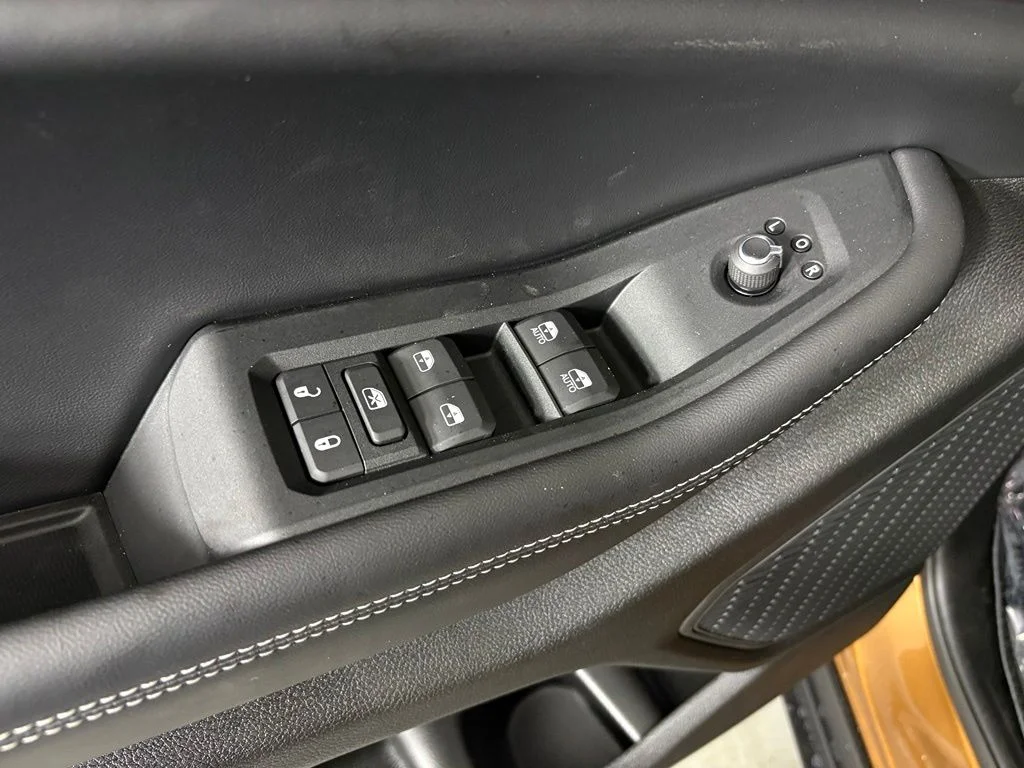New 2027 Brown Jeep Limited image 15