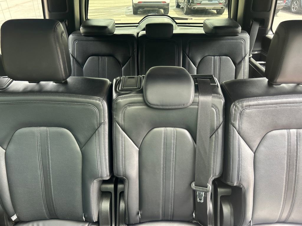 Used 2019  Ford Limited image 17