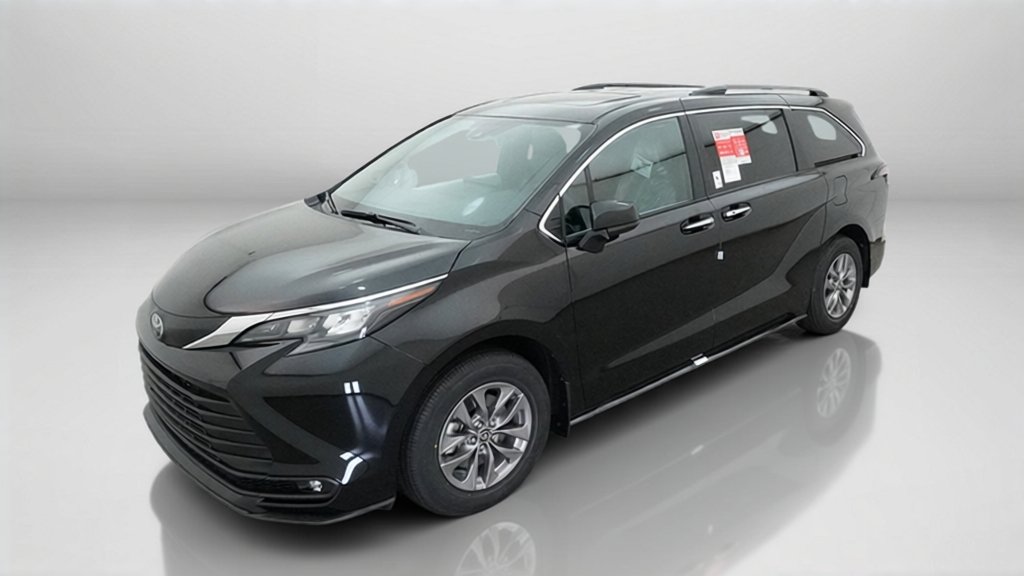 New 2026 Midnight Black Metallic Toyota XLE image 31