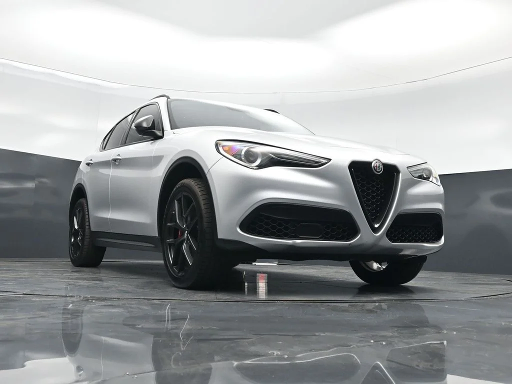 Used 2020 Gray Alfa Romeo Base image 43